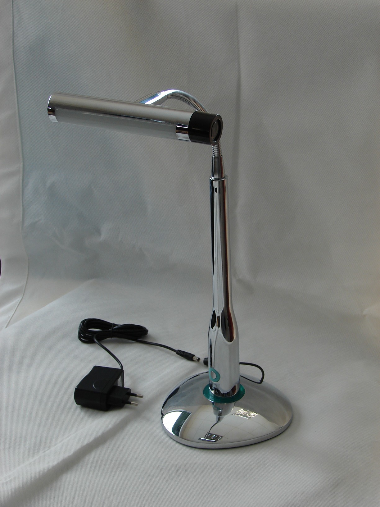 TQ-HC137  LED Table Lamp Light 4.5W Switchable Between Reading lighting and Nightlighting Mode